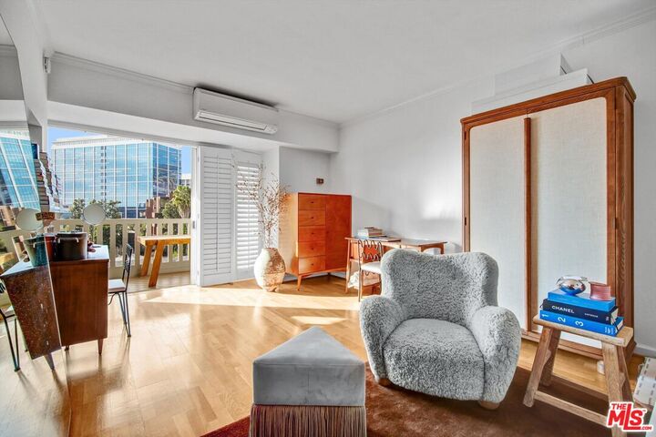 Property Photo:  999 N Doheny Dr  CA 90069 