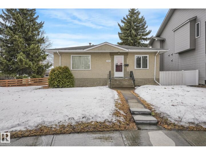 Property Photo:  9107 65 Av NW  AB T6E 0J8 