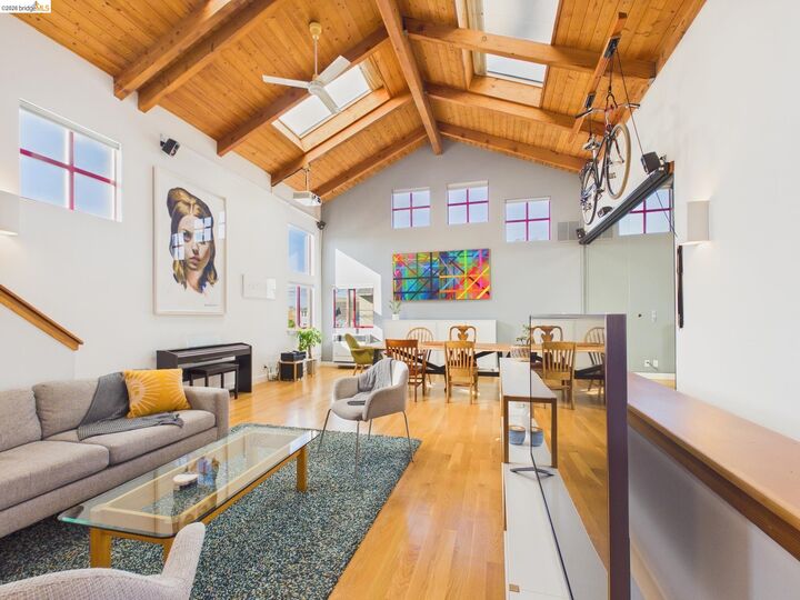 Property Photo: 2932 Filbert St 2 CA 94608