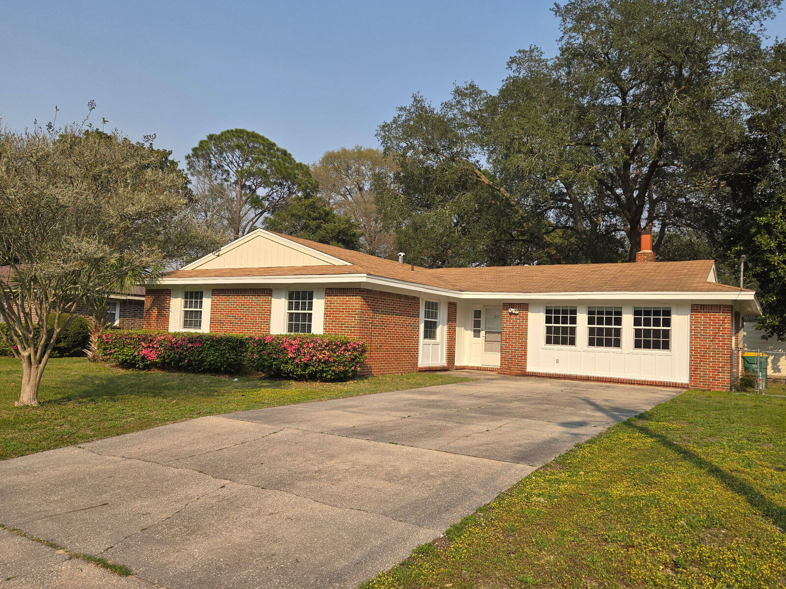 Property Photo:  1011 Julia Avenue  FL 32578 