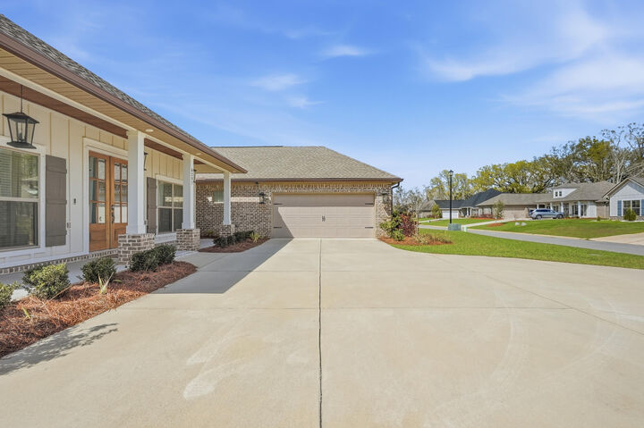 Property Photo: 6297 Howie Way FL 32571