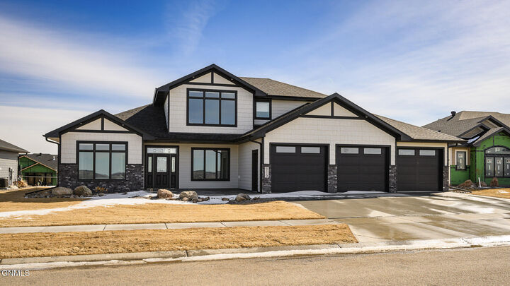 Property Photo:  6119 Crested Butte Road  ND 58503 