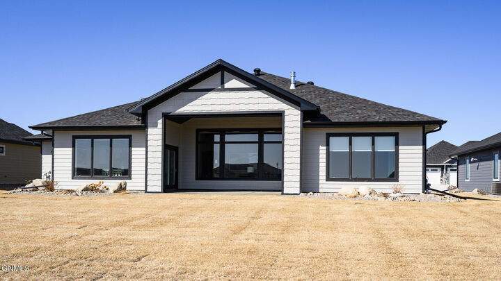Property Photo:  6119 Crested Butte Road  ND 58503 