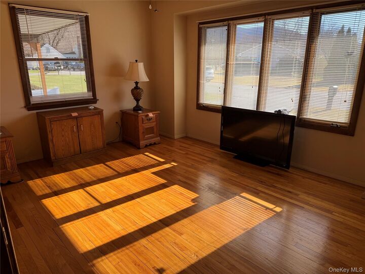 Property Photo:  6 Bogardus Road  NY 12524 