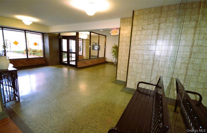 Property Photo:  247 Parkview Avenue 6M  NY 10708 