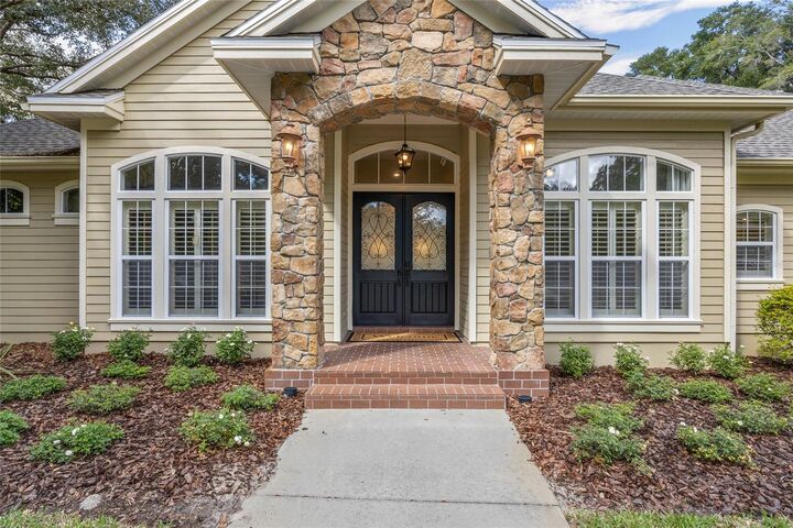 Property Photo: 14524 NW 41st Avenue FL 32669