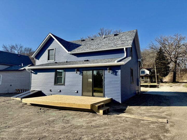 Property Photo:  331 W Lincoln Street  IL 61373 