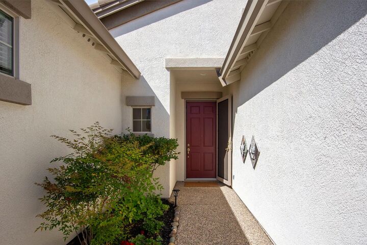 Property Photo:  1885 Laurelhurst Lane  CA 95648 