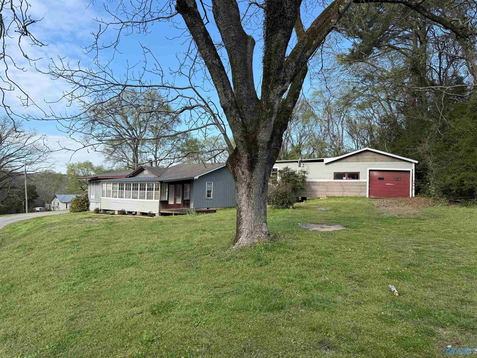 Property Photo: 103 South Court AL 35904