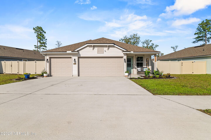 Property Photo:  66087 Edgewater Drive  FL 32097 