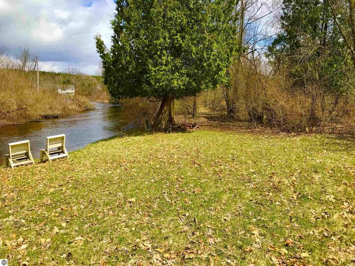 Property Photo:  1041 &Amp 1043 Bonanza Lane  MI 48893 