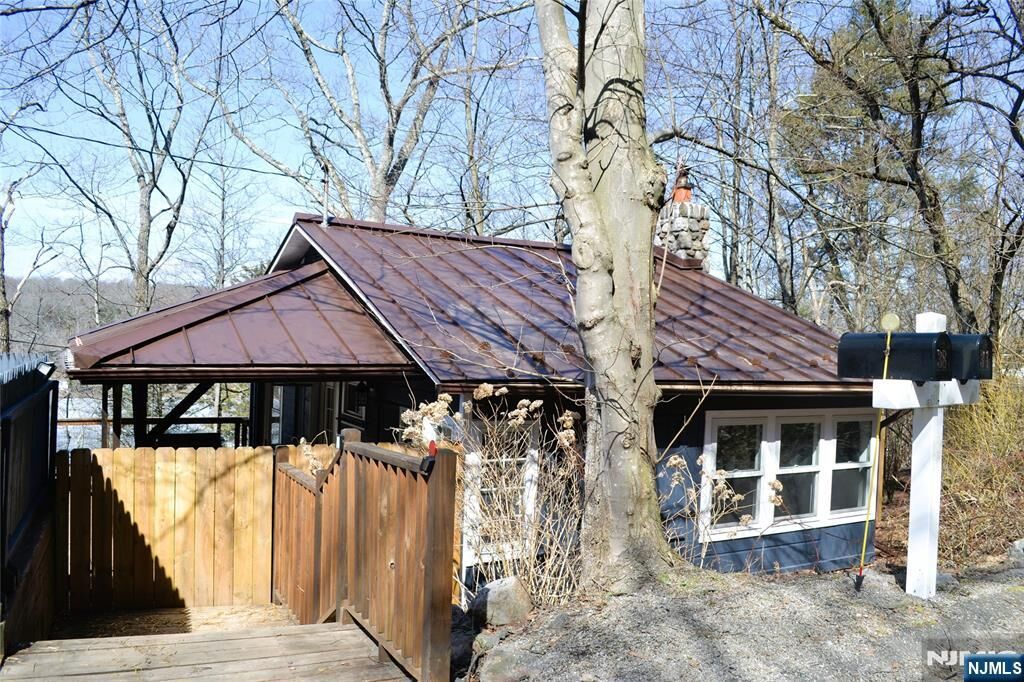 Property Photo:  38 Mountain Trail  NJ 07826 