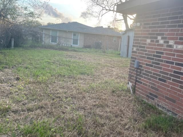 Property Photo:  7548 Briarwood Drive  LA 70128 