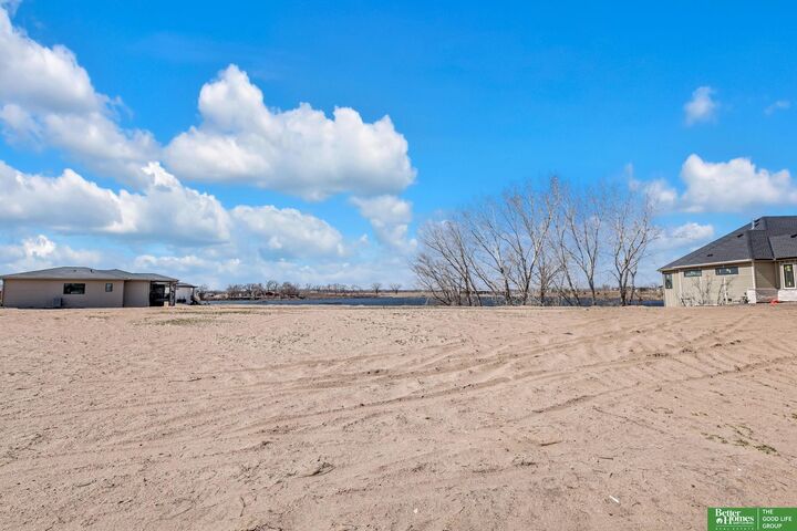 Property Photo:  647 Bald Eagle Boulevard  NE 68003 