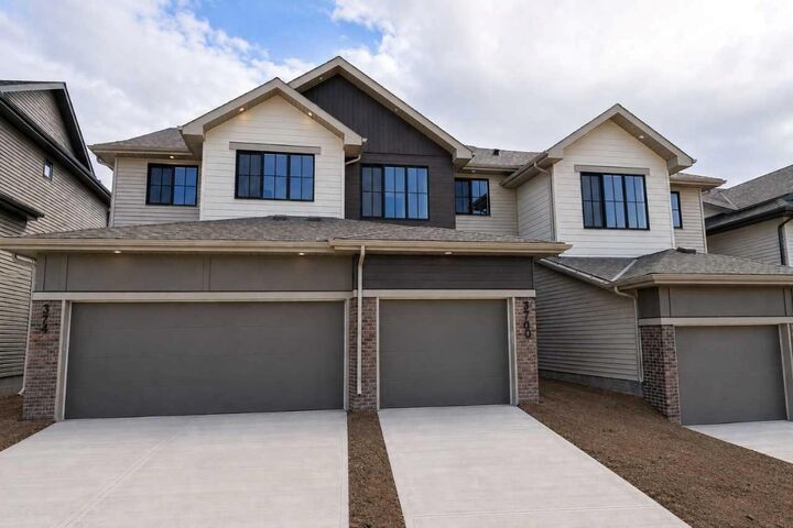 370 Heritage Boulevard — photo 1