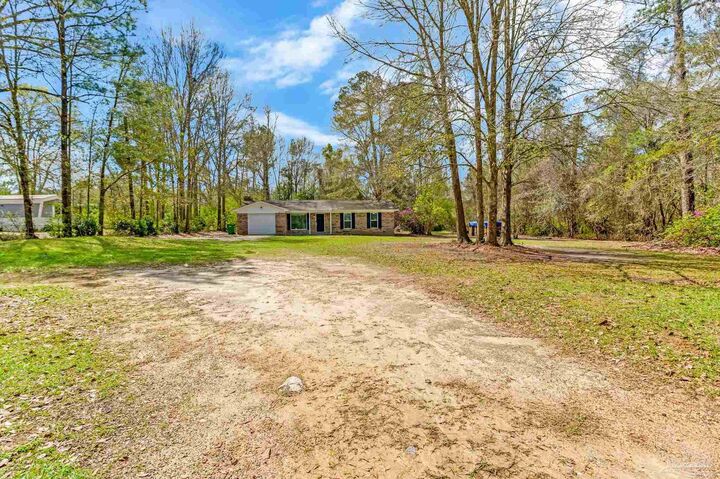 Property Photo: 341 E Hwy 4 FL 32535