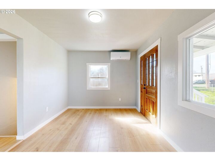 Property Photo:  255 College St  OR 97810 