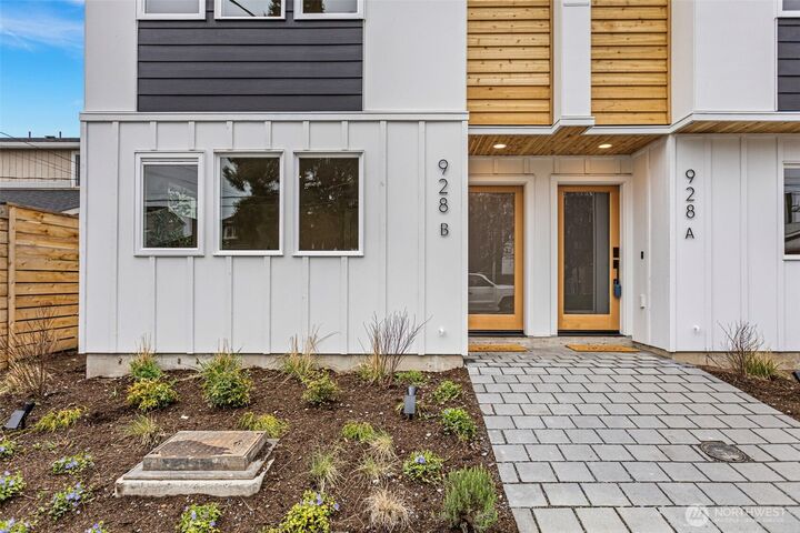 Property Photo:  928 NW 57th Street B  WA 98107 