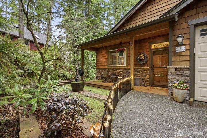 Property Photo:  5  Bracken Place  WA 98229 