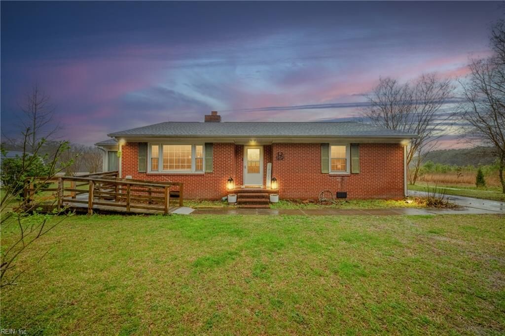 Property Photo:  1301 Old Somerton Rd  VA 23434 