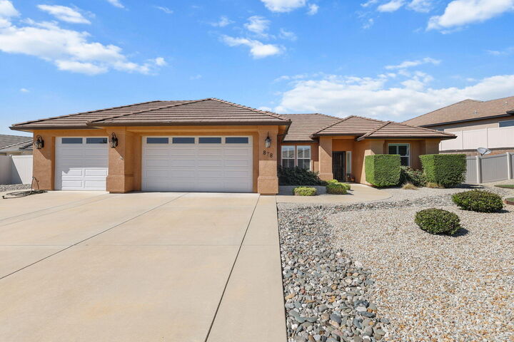 Property Photo:  878 Coggins Street  CA 96003 