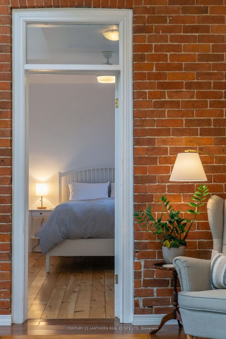 Photo de la propriété:  128 Picton Main Street Rear  ON K0K 2T0 