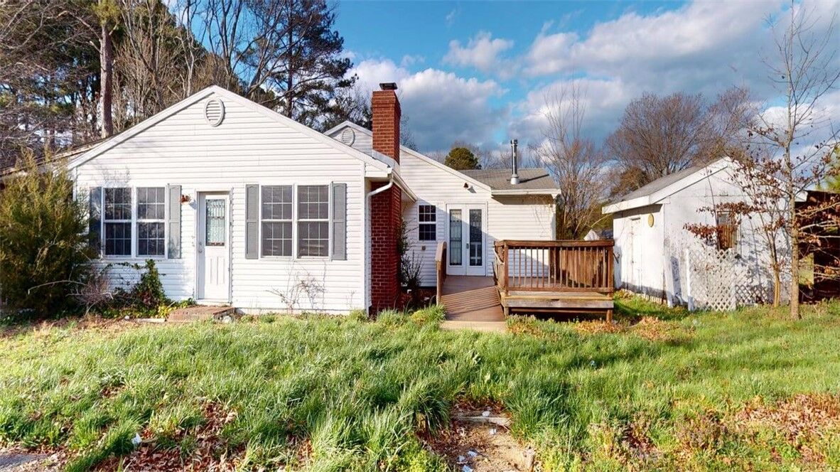 Property Photo: 1678 Fitchetts Wharf Road VA 23119