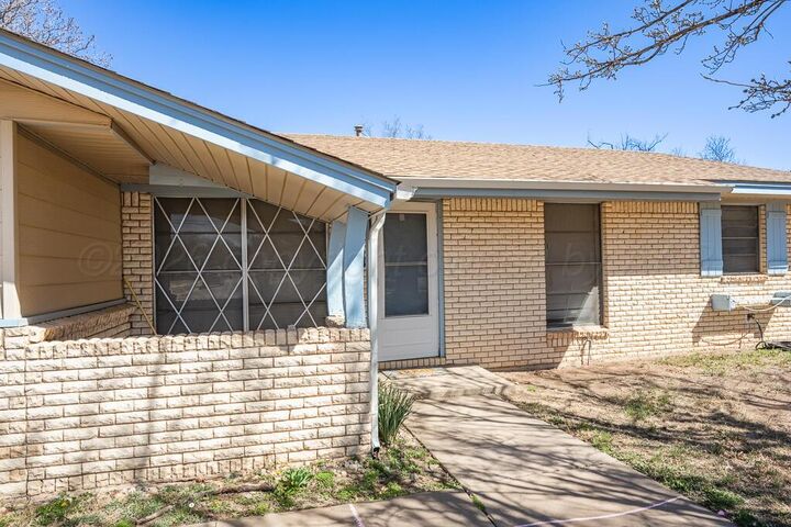 Property Photo:  3609 Teckla Boulevard  TX 79109-4345 