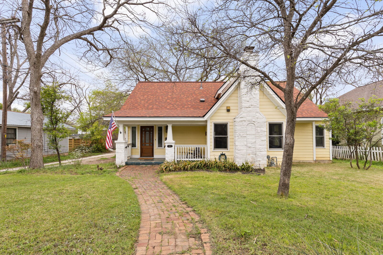 Property Photo:  811 E 46th Street  TX 78751 