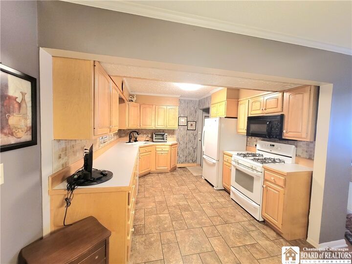 Property Photo:  28 Laurie Lane  NY 14701 