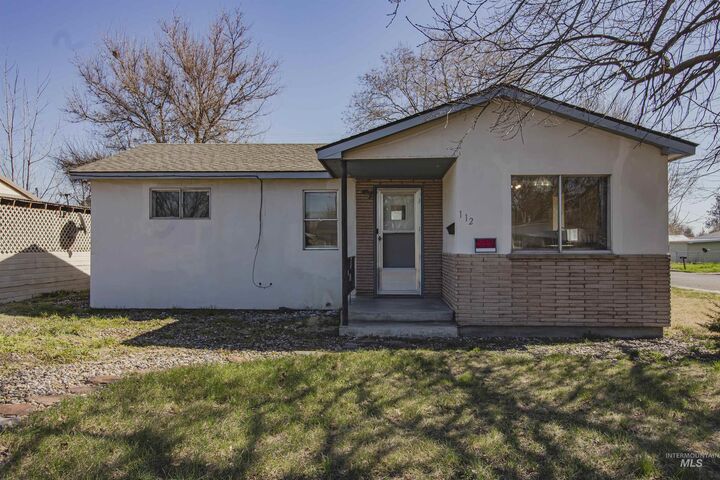 Property Photo:  112 NW 8th Street  OR 97914 