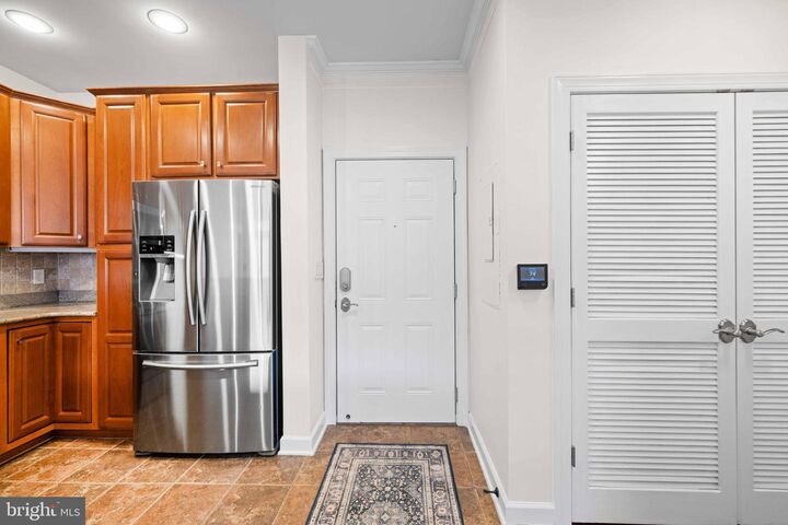 Property Photo:  35 E All Saints Street 201  MD 21701 