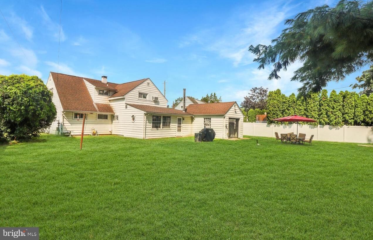 Property Photo:  120 Vermont Lane  PA 19054 