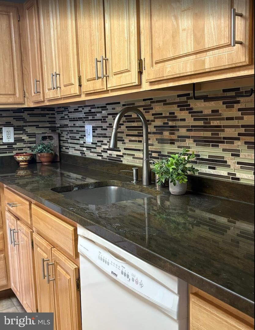 Property Photo: 6300 Stevenson Avenue 214 VA 22304