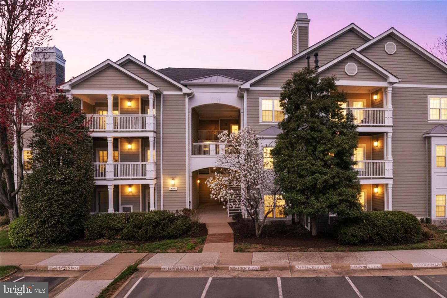 Property Photo:  1704 Lake Shore Crest Drive 16  VA 20190 