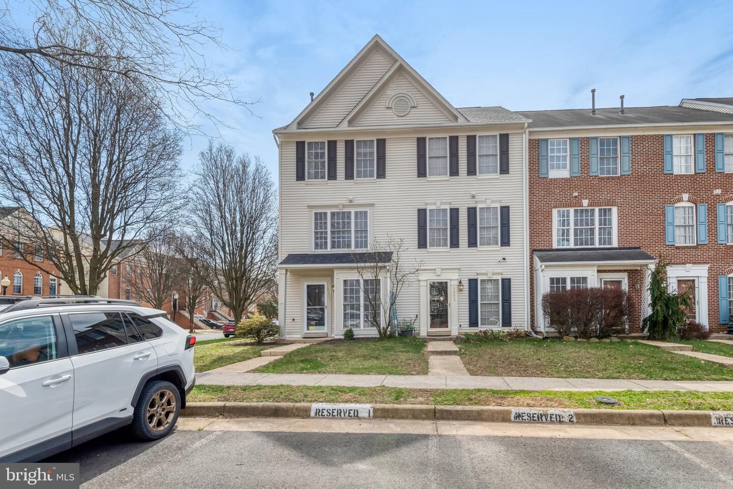 Property Photo:  42847 Pilgrim Square  VA 20152 