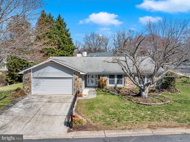 Property Photo:  950 Heather Way  MD 21401 