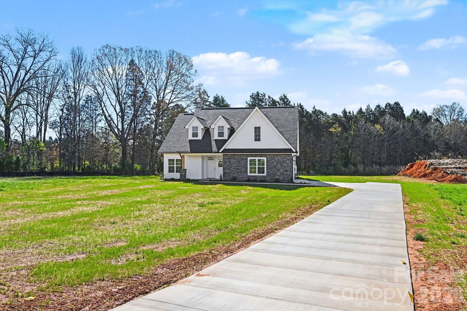 Property Photo:  1030 Redbud Way  NC 28147 