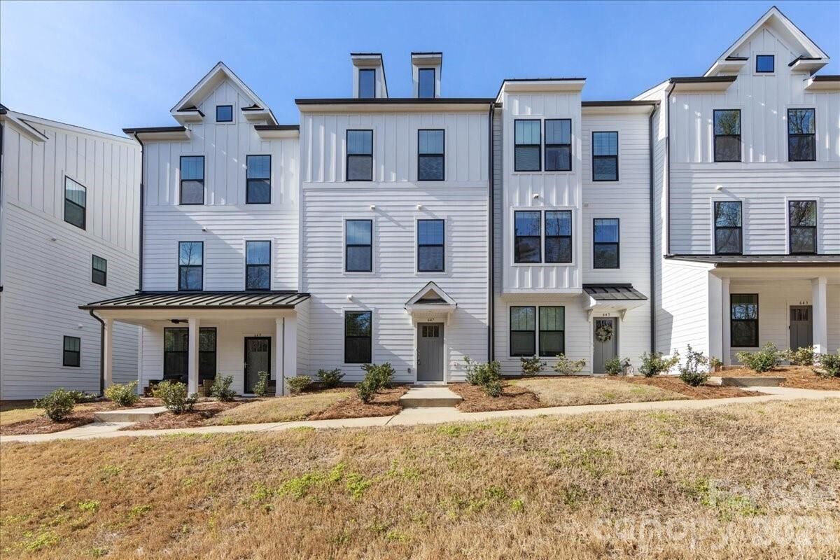 Property Photo: 647 District Court SC 29708