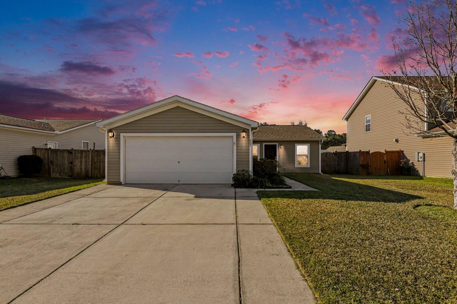 Property Photo:  607 Grassy Hill Road  SC 29483 