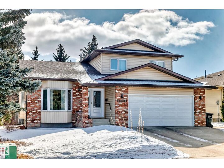 Property Photo:  17911 57 Av NW  AB T6M 1X5 