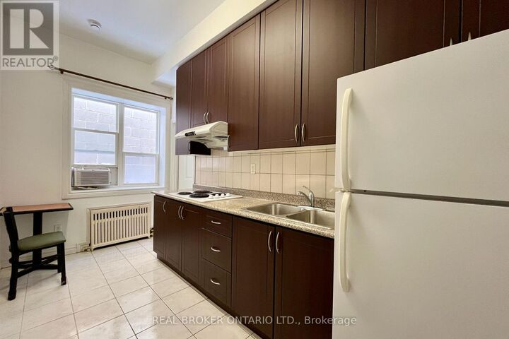 Property Photo:  274 Coxwell Avenue 2  ON M4L 3B6 