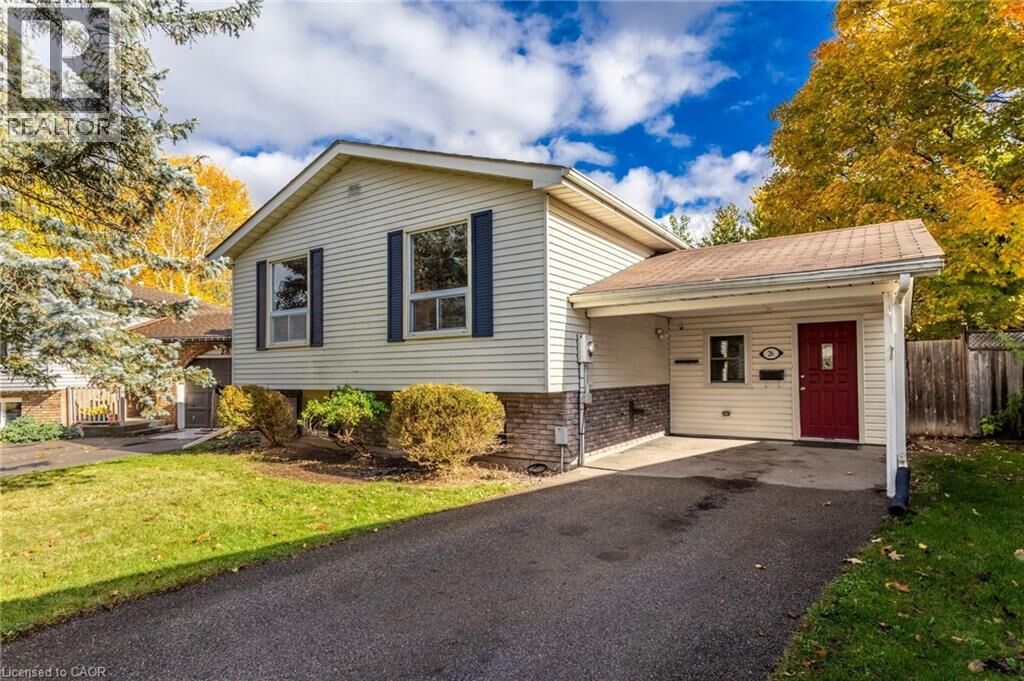 Property Photo:  26 October Place  ON N3R 7B4 