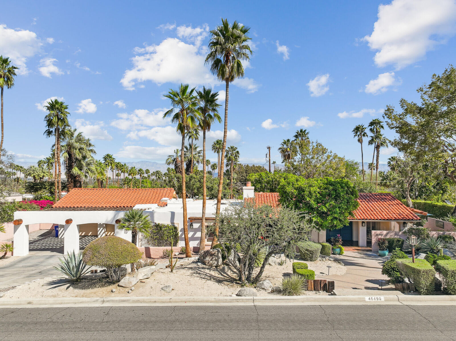 Property Photo:  46490 Desert Lily Drive  CA 92260 