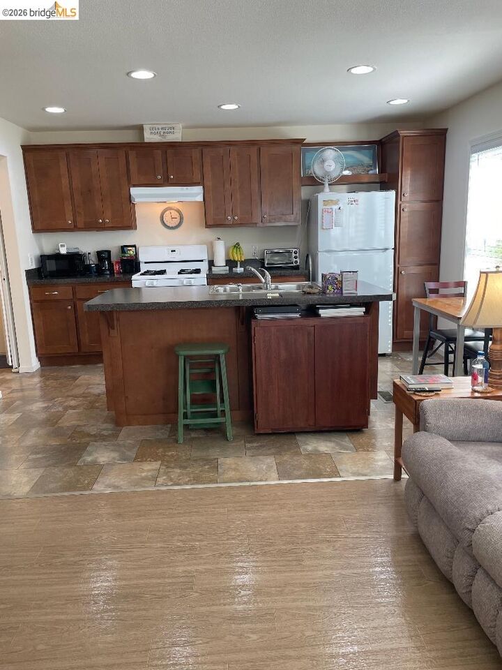 Property Photo:  18571 Maple Ave  CA 95379 