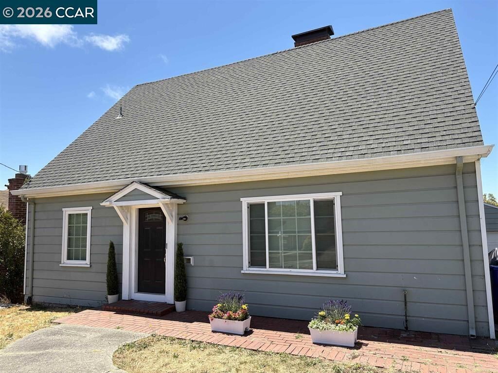 Property Photo:  611 Amador St  CA 94805 