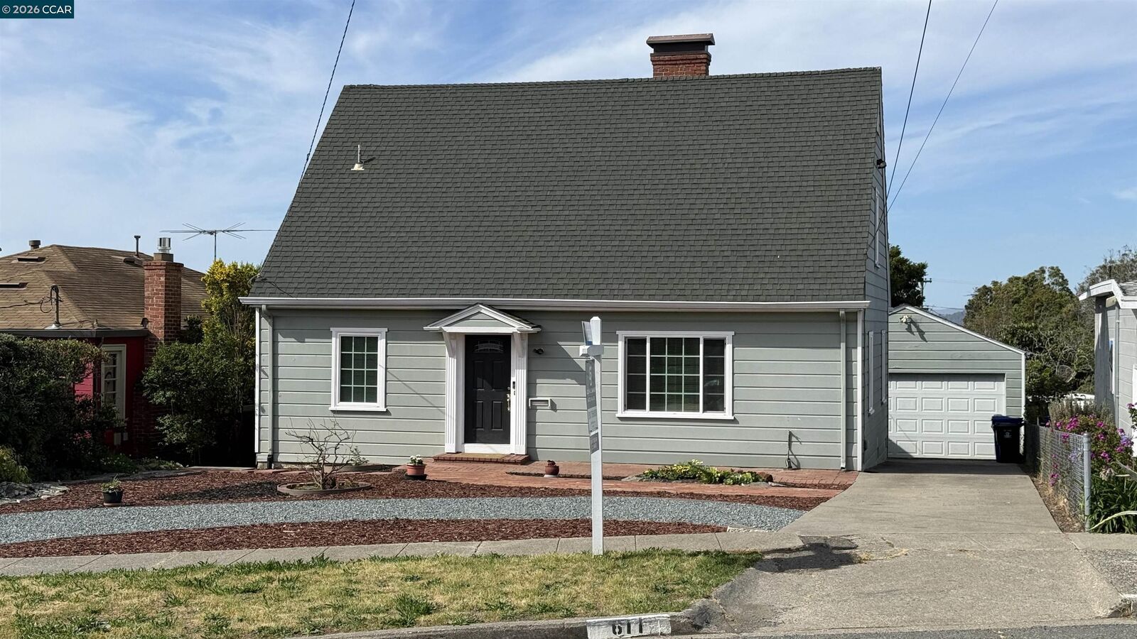 Property Photo:  611 Amador St  CA 94805 