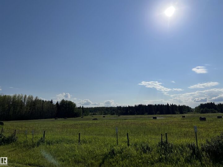 Property Photo:  SE-12-49-8- W5m (Lot 2)  AB T0E 1Z0 