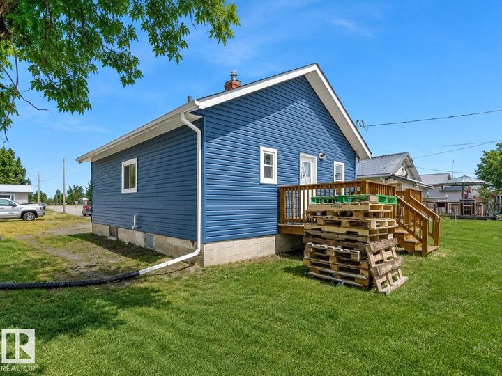 Property Photo: 5222 50 Street AB T0B 4R0