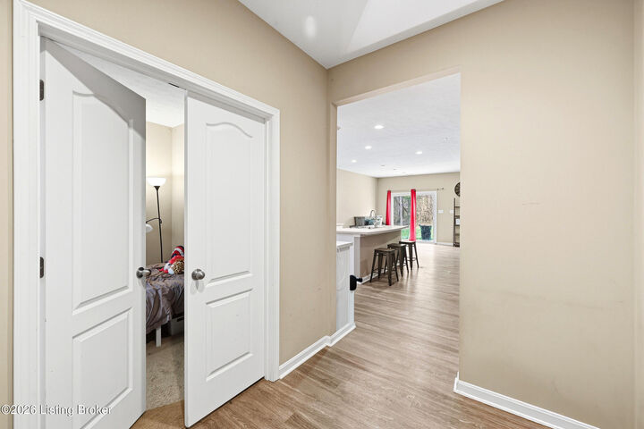 Property Photo:  6901 Penn Creek Ct  KY 40229 